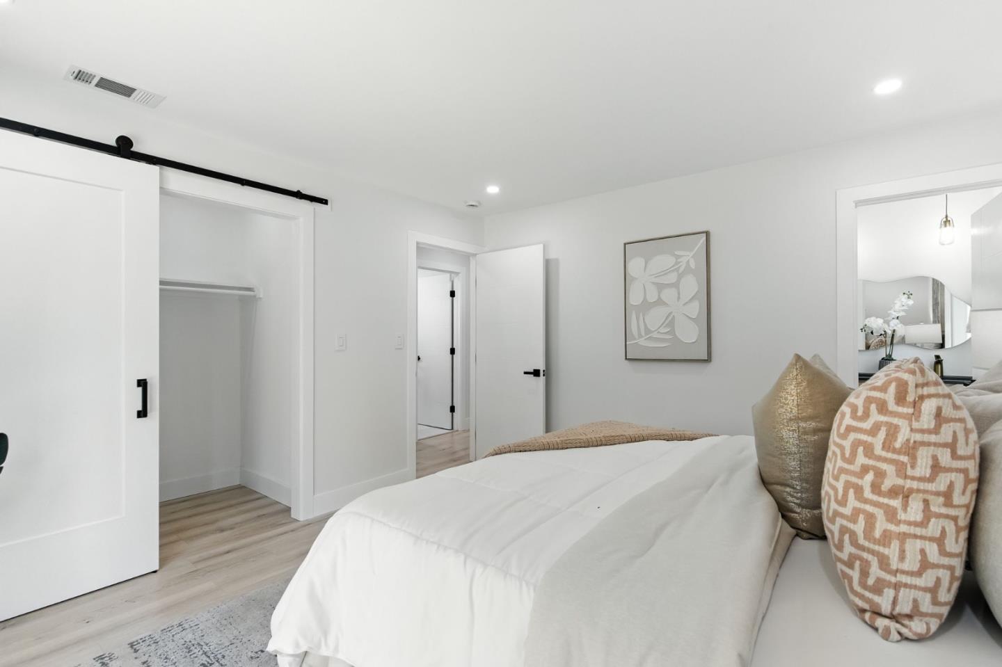 Detail Gallery Image 16 of 32 For 3124 Wessex Way, Redwood City,  CA 94061 - 4 Beds | 4 Baths