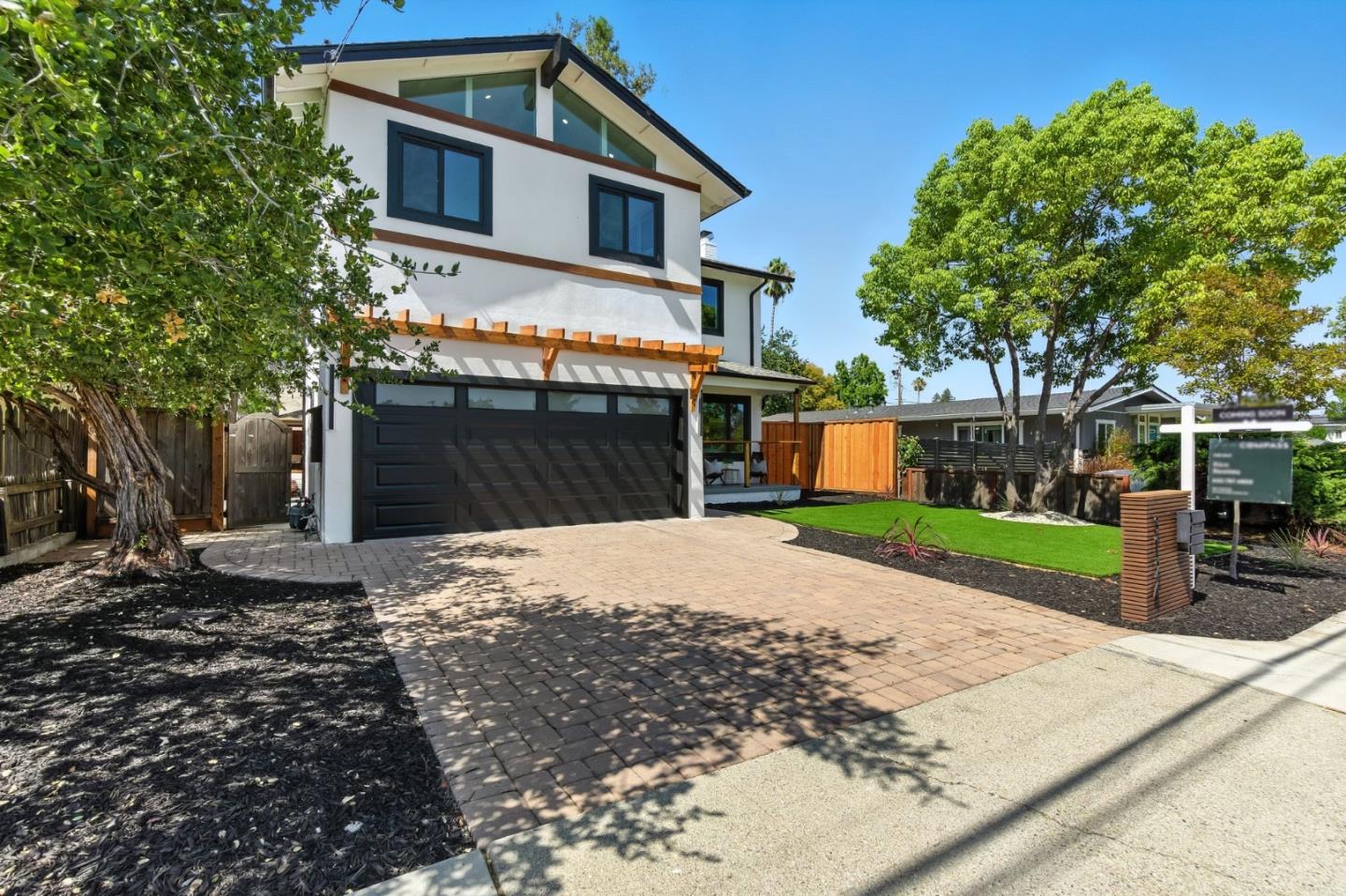 Detail Gallery Image 2 of 32 For 3124 Wessex Way, Redwood City,  CA 94061 - 4 Beds | 4 Baths