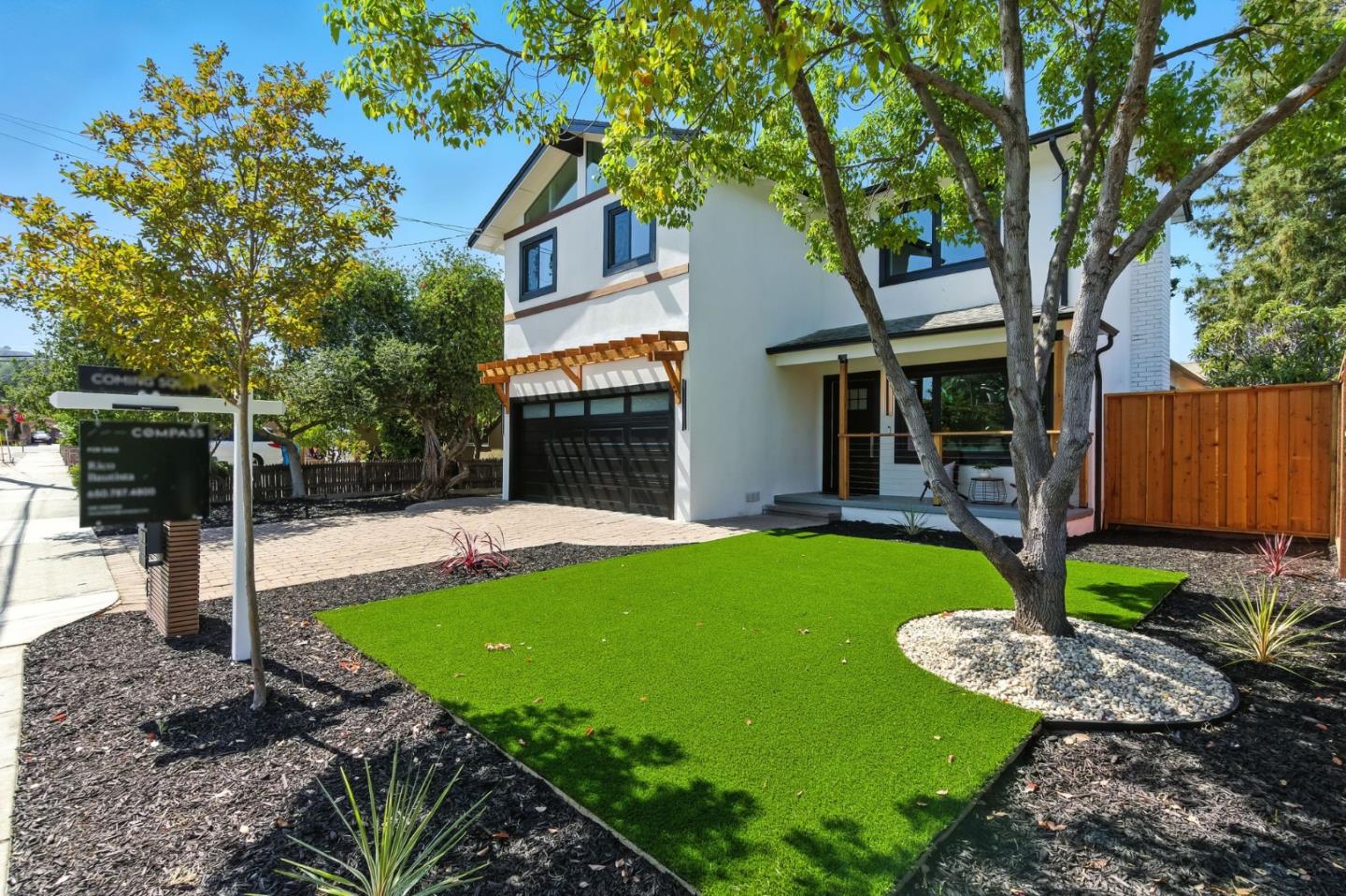 Detail Gallery Image 3 of 32 For 3124 Wessex Way, Redwood City,  CA 94061 - 4 Beds | 4 Baths