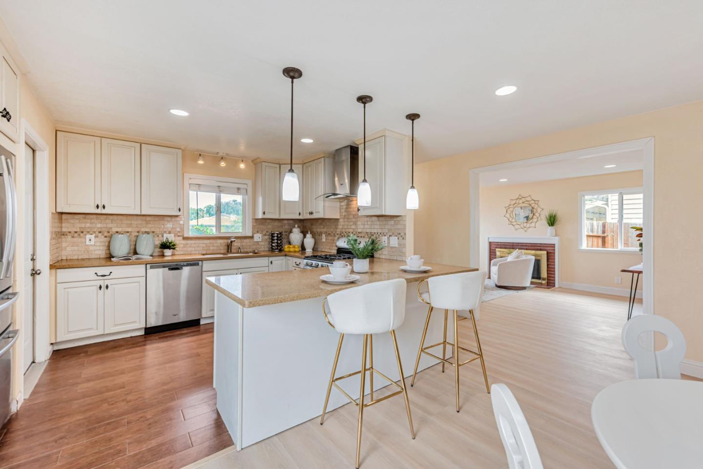 Detail Gallery Image 4 of 22 For 4692 Nelson St, Fremont,  CA 94538 - 3 Beds | 2 Baths