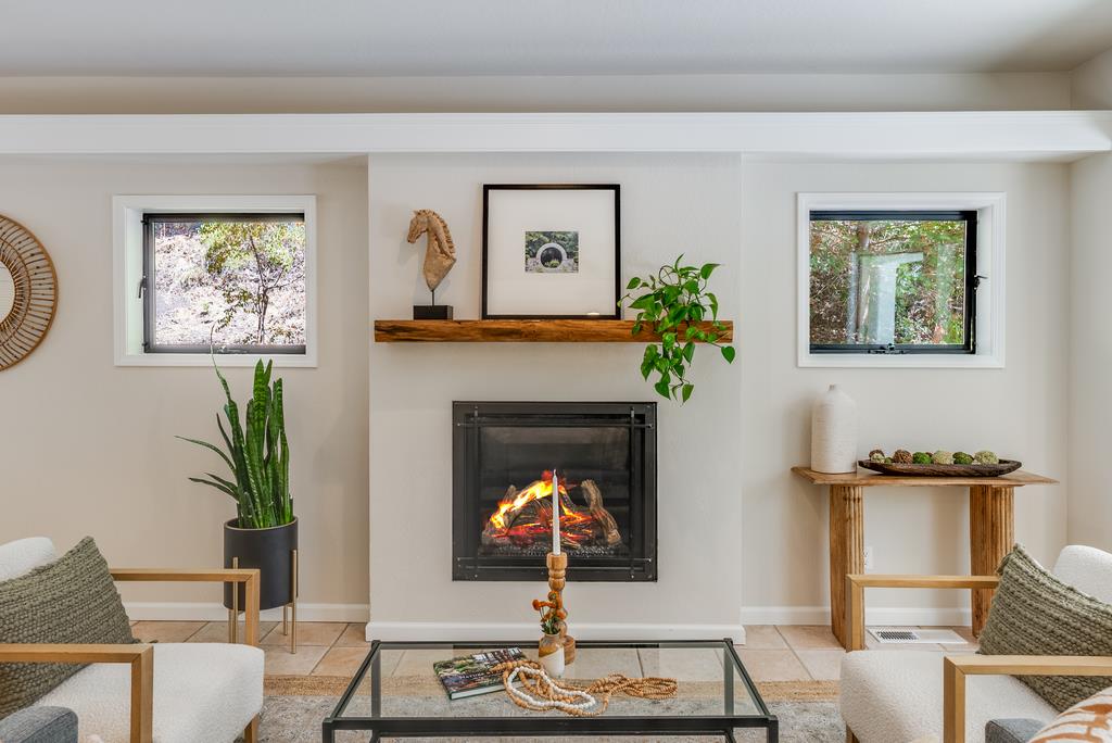 Detail Gallery Image 11 of 45 For 300 Vine Hill Rd, Santa Cruz,  CA 95065 - 4 Beds | 3/1 Baths