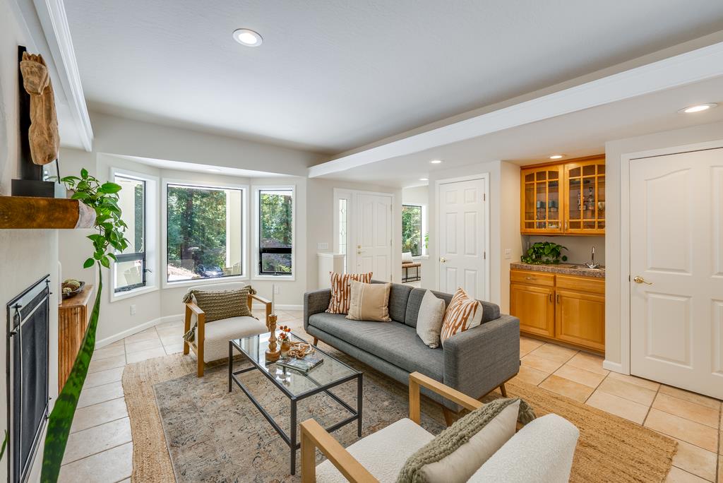Detail Gallery Image 13 of 45 For 300 Vine Hill Rd, Santa Cruz,  CA 95065 - 4 Beds | 3/1 Baths