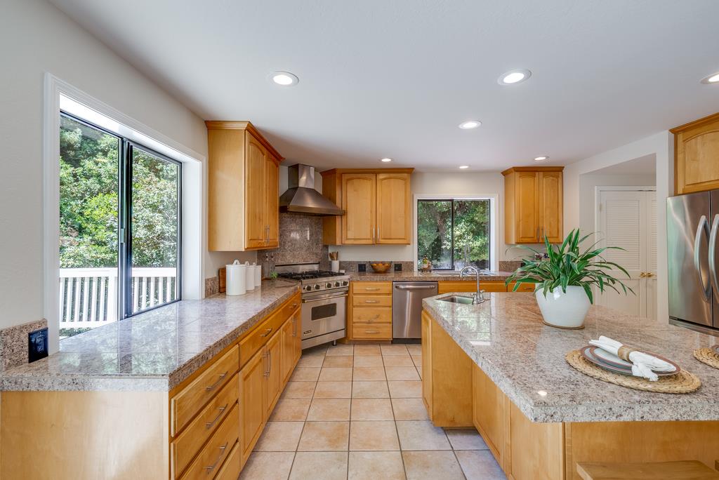 Detail Gallery Image 17 of 45 For 300 Vine Hill Rd, Santa Cruz,  CA 95065 - 4 Beds | 3/1 Baths