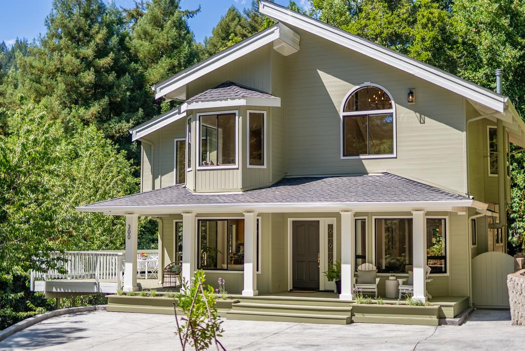 Detail Gallery Image 2 of 45 For 300 Vine Hill Rd, Santa Cruz,  CA 95065 - 4 Beds | 3/1 Baths