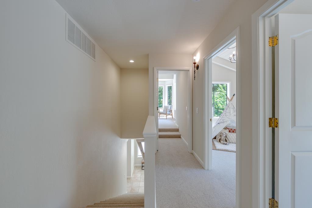 Detail Gallery Image 33 of 45 For 300 Vine Hill Rd, Santa Cruz,  CA 95065 - 4 Beds | 3/1 Baths
