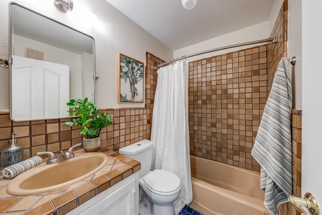 Detail Gallery Image 35 of 45 For 300 Vine Hill Rd, Santa Cruz,  CA 95065 - 4 Beds | 3/1 Baths