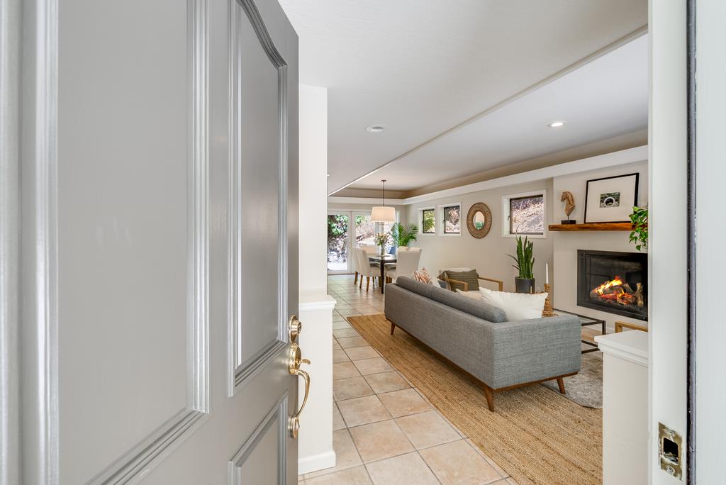 Detail Gallery Image 7 of 45 For 300 Vine Hill Rd, Santa Cruz,  CA 95065 - 4 Beds | 3/1 Baths