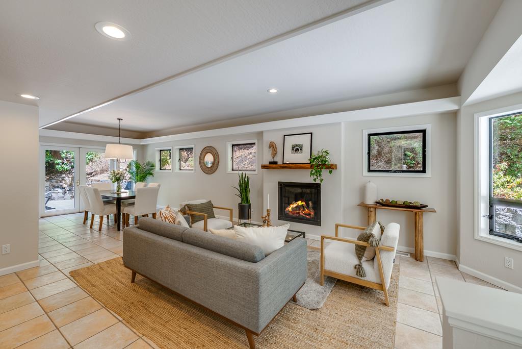 Detail Gallery Image 8 of 45 For 300 Vine Hill Rd, Santa Cruz,  CA 95065 - 4 Beds | 3/1 Baths