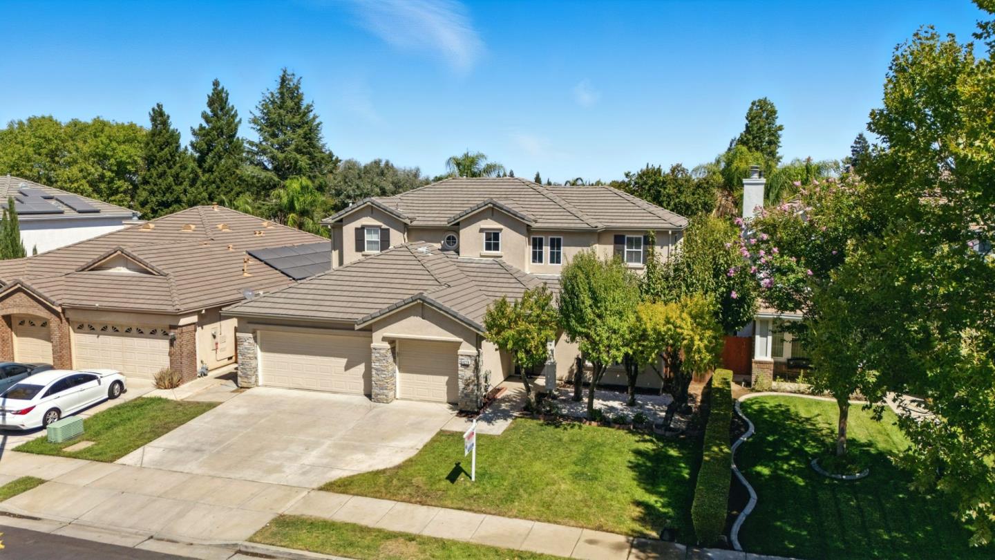 Detail Gallery Image 2 of 44 For 4276 Oakridge Dr, Tracy,  CA 95377 - 4 Beds | 3 Baths