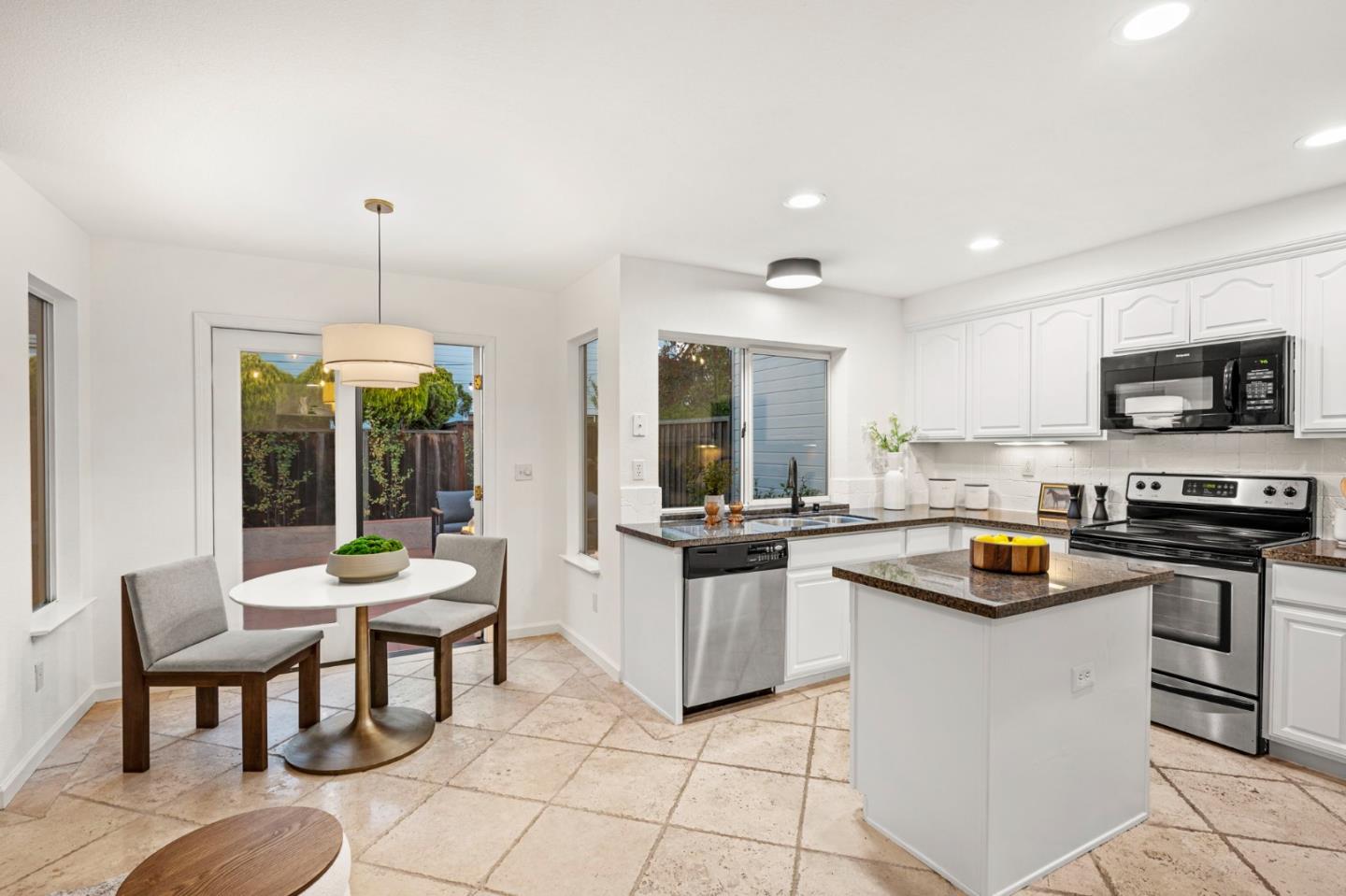 Detail Gallery Image 10 of 75 For 445 Mcdonnel Rd, Alameda,  CA 94502 - 3 Beds | 2/1 Baths