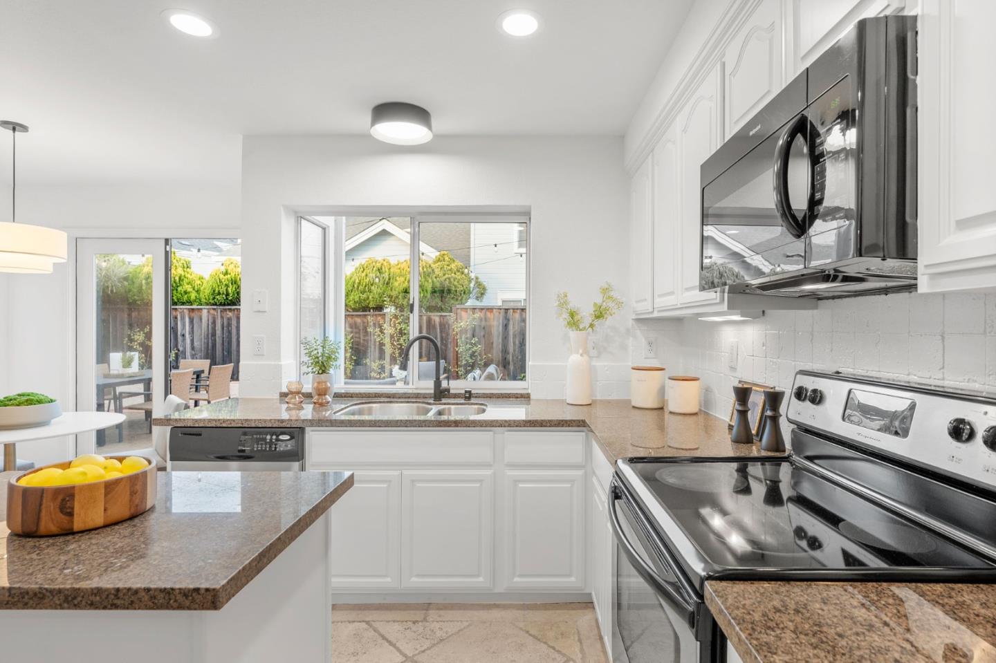 Detail Gallery Image 38 of 75 For 445 Mcdonnel Rd, Alameda,  CA 94502 - 3 Beds | 2/1 Baths