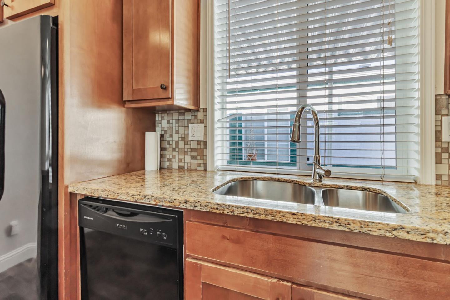 Detail Gallery Image 11 of 33 For 440 Moffet Blvd #127,  Mountain View,  CA 94043 - 3 Beds | 2 Baths