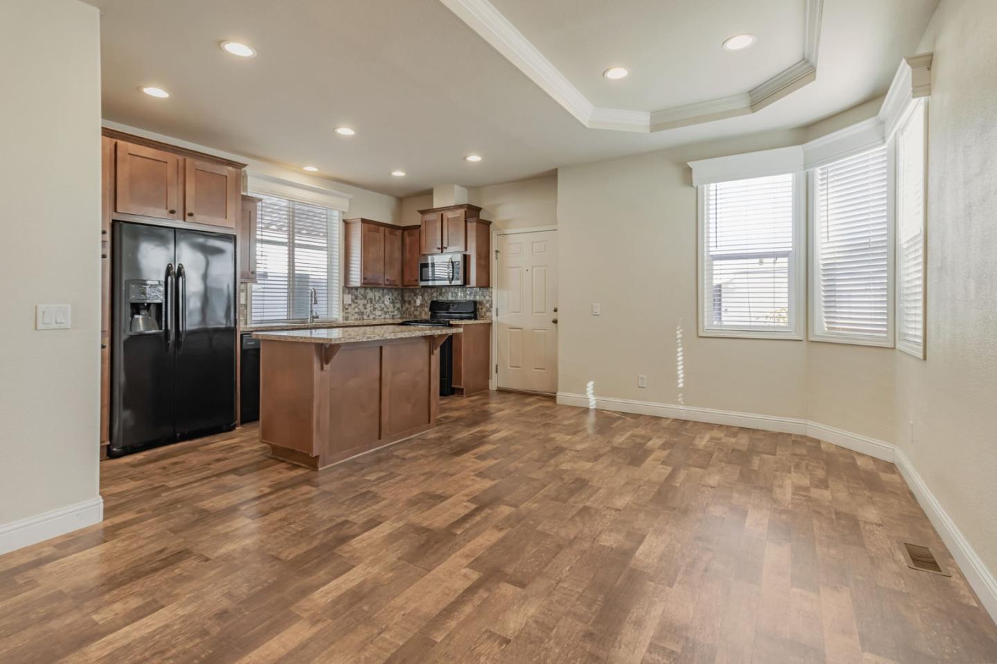 Detail Gallery Image 14 of 33 For 440 Moffet Blvd #127,  Mountain View,  CA 94043 - 3 Beds | 2 Baths