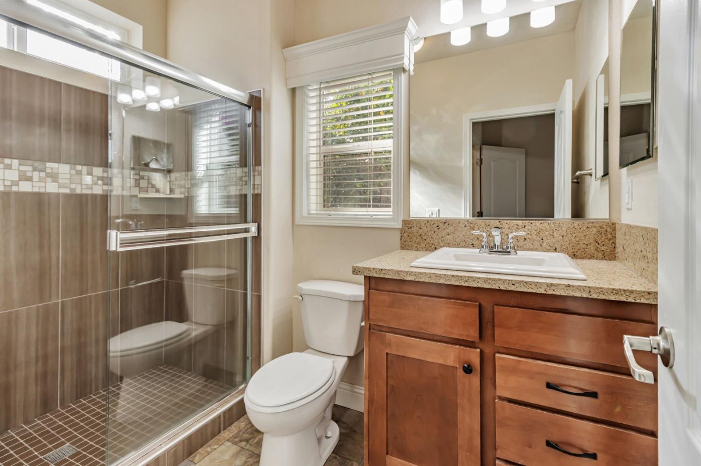 Detail Gallery Image 20 of 33 For 440 Moffet Blvd #127,  Mountain View,  CA 94043 - 3 Beds | 2 Baths
