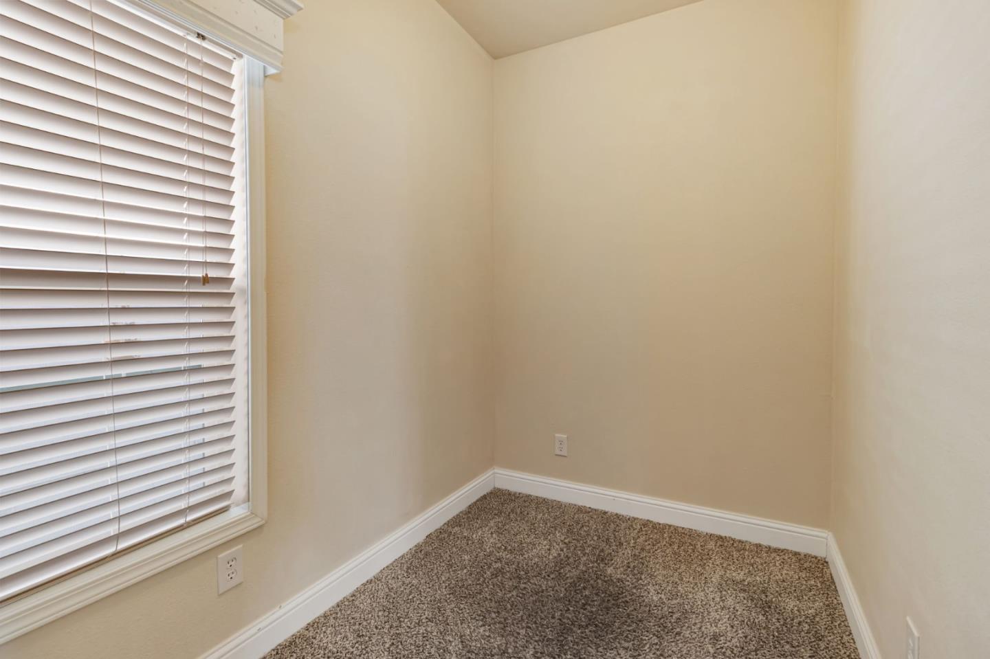 Detail Gallery Image 23 of 33 For 440 Moffet Blvd #127,  Mountain View,  CA 94043 - 3 Beds | 2 Baths