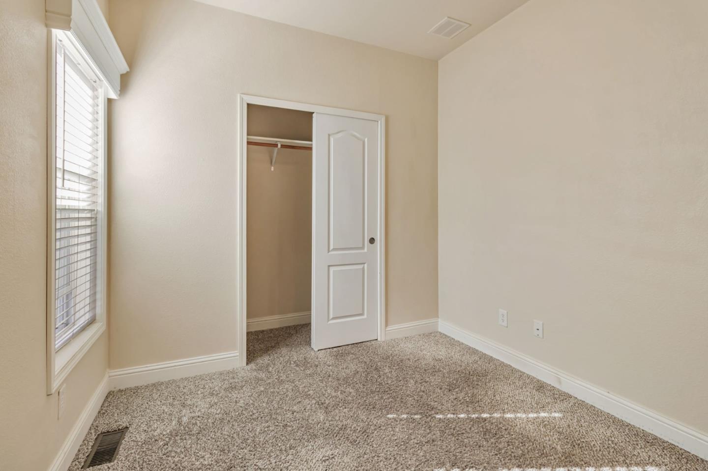 Detail Gallery Image 24 of 33 For 440 Moffet Blvd #127,  Mountain View,  CA 94043 - 3 Beds | 2 Baths
