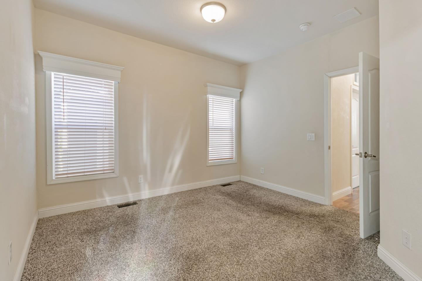 Detail Gallery Image 28 of 33 For 440 Moffet Blvd #127,  Mountain View,  CA 94043 - 3 Beds | 2 Baths