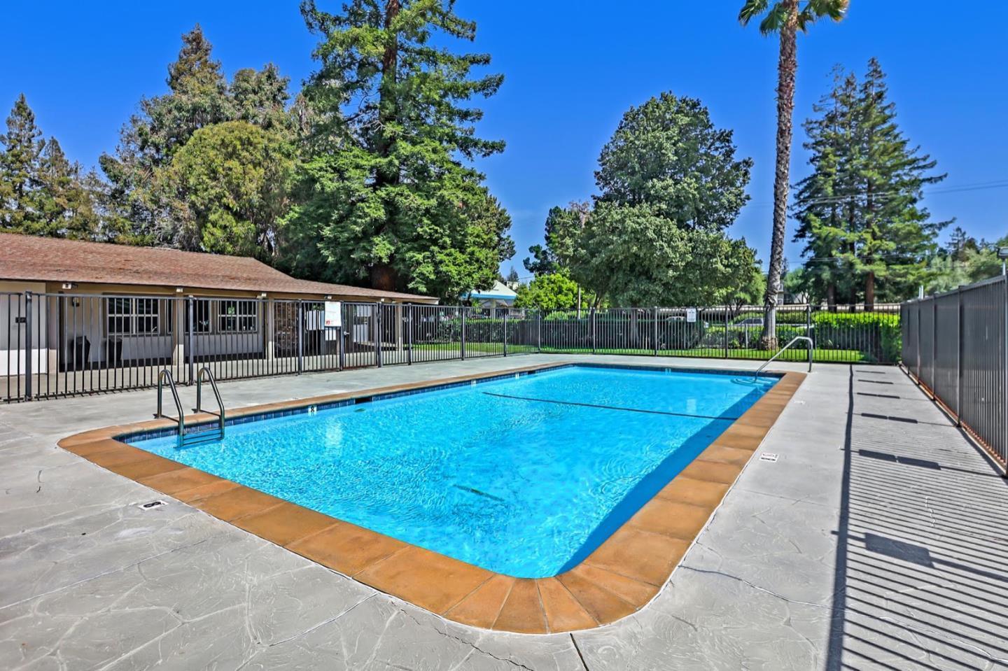 Detail Gallery Image 32 of 33 For 440 Moffet Blvd #127,  Mountain View,  CA 94043 - 3 Beds | 2 Baths