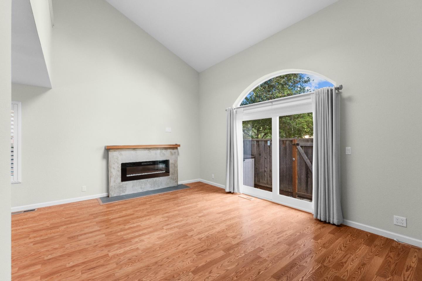 Detail Gallery Image 12 of 34 For 118 Stoney Creek Rd, Santa Cruz,  CA 95060 - 3 Beds | 2/1 Baths