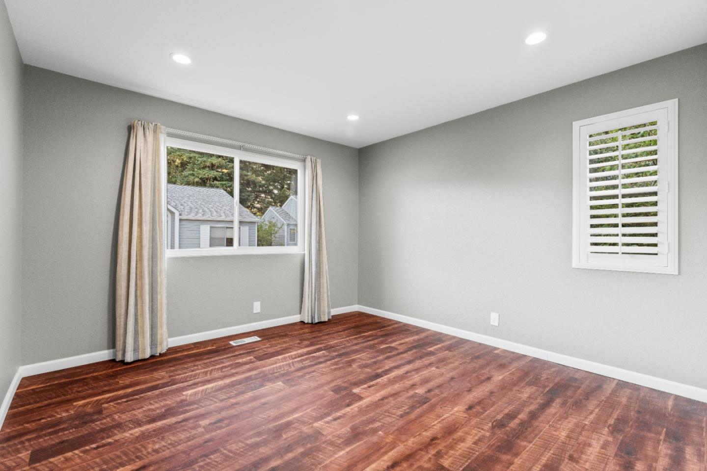 Detail Gallery Image 20 of 34 For 118 Stoney Creek Rd, Santa Cruz,  CA 95060 - 3 Beds | 2/1 Baths