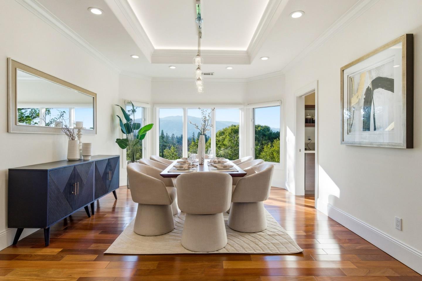 Detail Gallery Image 10 of 70 For 15955 Cerro Vista Ct, Los Gatos,  CA 95032 - 4 Beds | 3/1 Baths