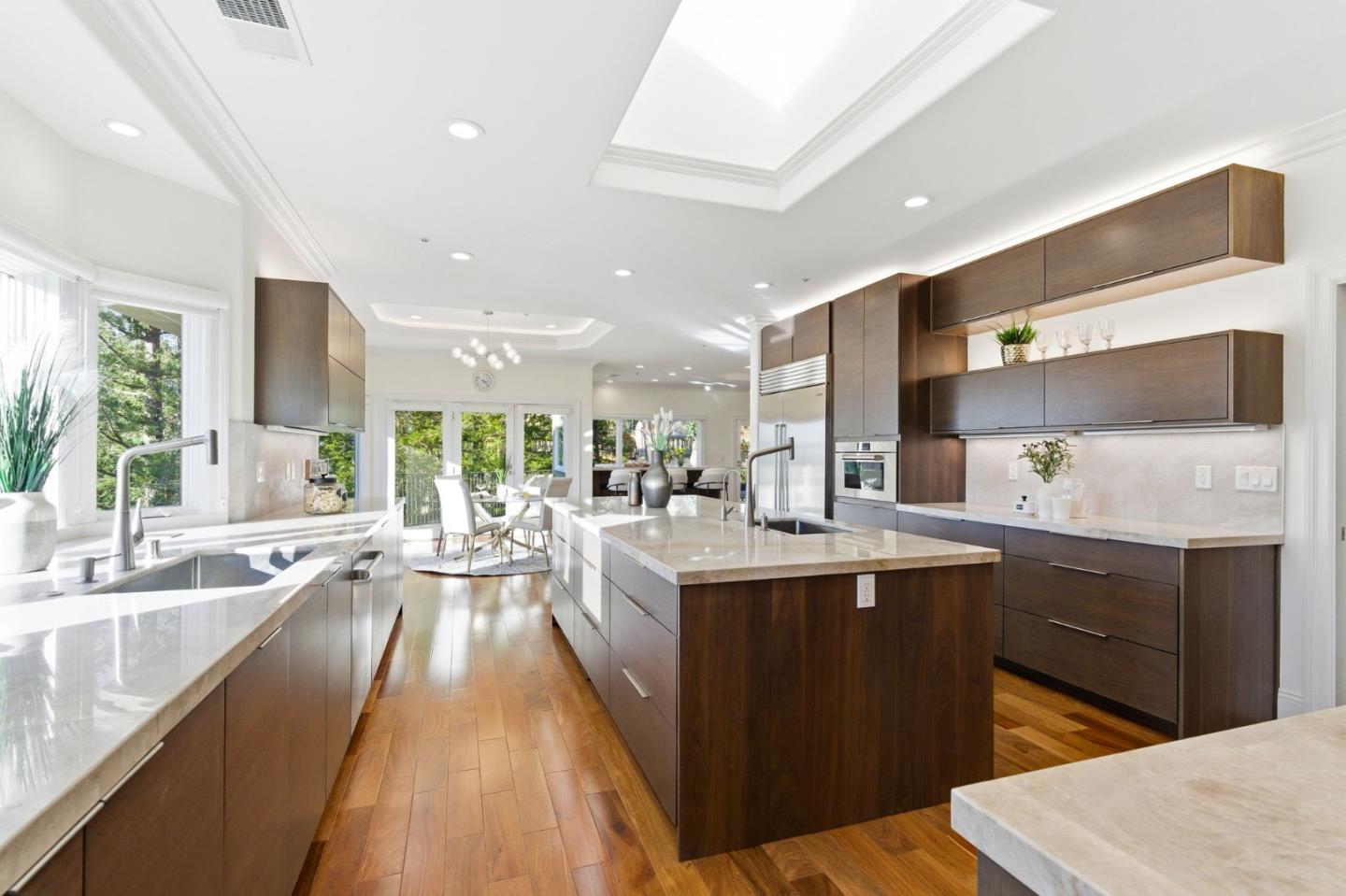 Detail Gallery Image 14 of 70 For 15955 Cerro Vista Ct, Los Gatos,  CA 95032 - 4 Beds | 3/1 Baths