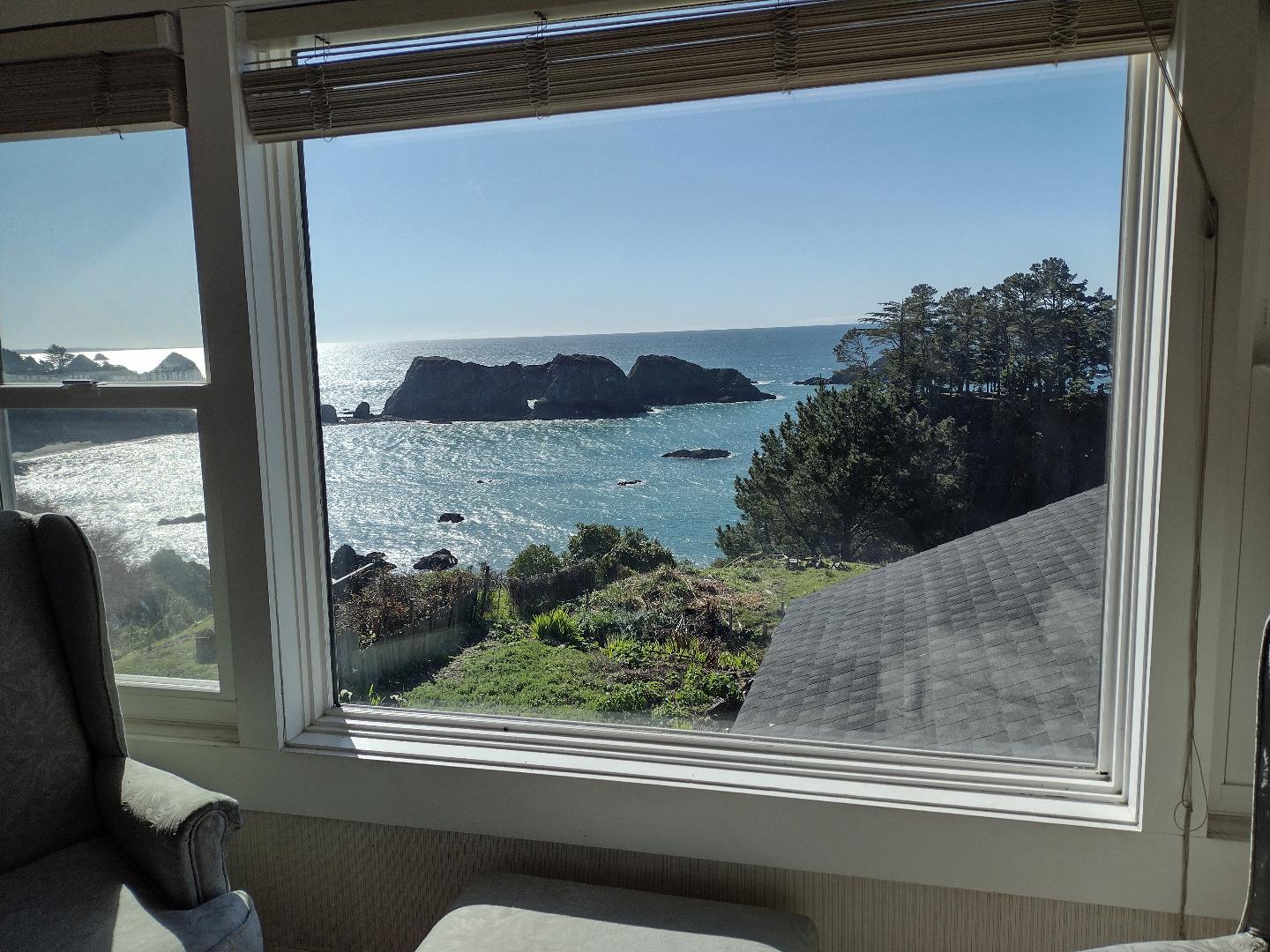 Detail Gallery Image 11 of 35 For 5520 S Highway 1, Elk,  CA 95432 - 5 Beds | 5 Baths