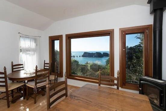 Detail Gallery Image 4 of 35 For 5520 S Highway 1, Elk,  CA 95432 - 5 Beds | 5 Baths
