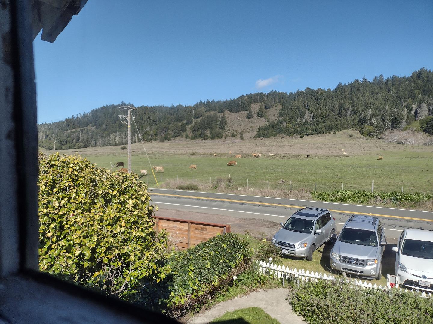 Detail Gallery Image 6 of 35 For 5520 S Highway 1, Elk,  CA 95432 - 5 Beds | 5 Baths