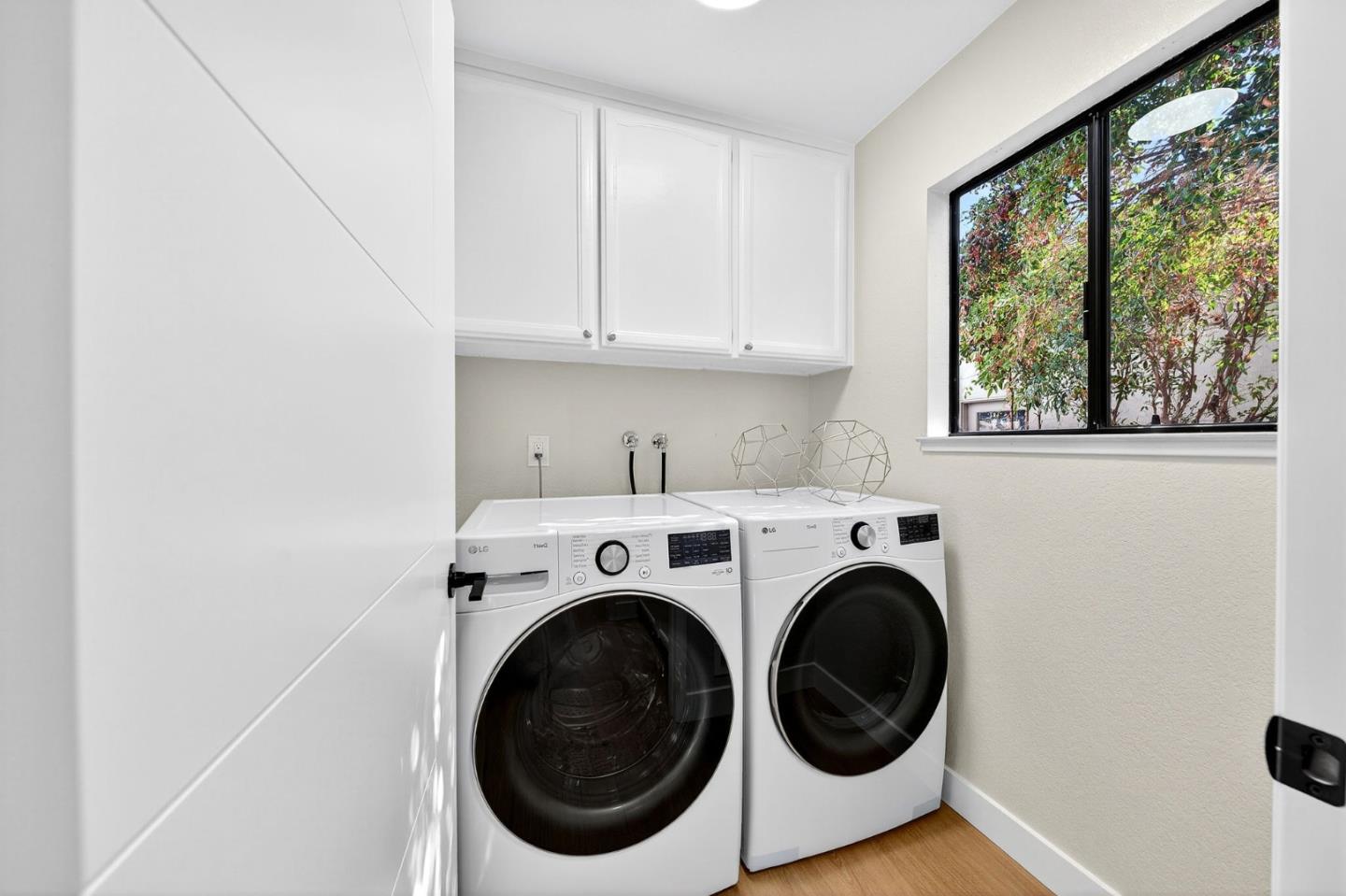 Detail Gallery Image 13 of 36 For 4315 Montmorency Ct, San Jose,  CA 95118 - 4 Beds | 2/1 Baths