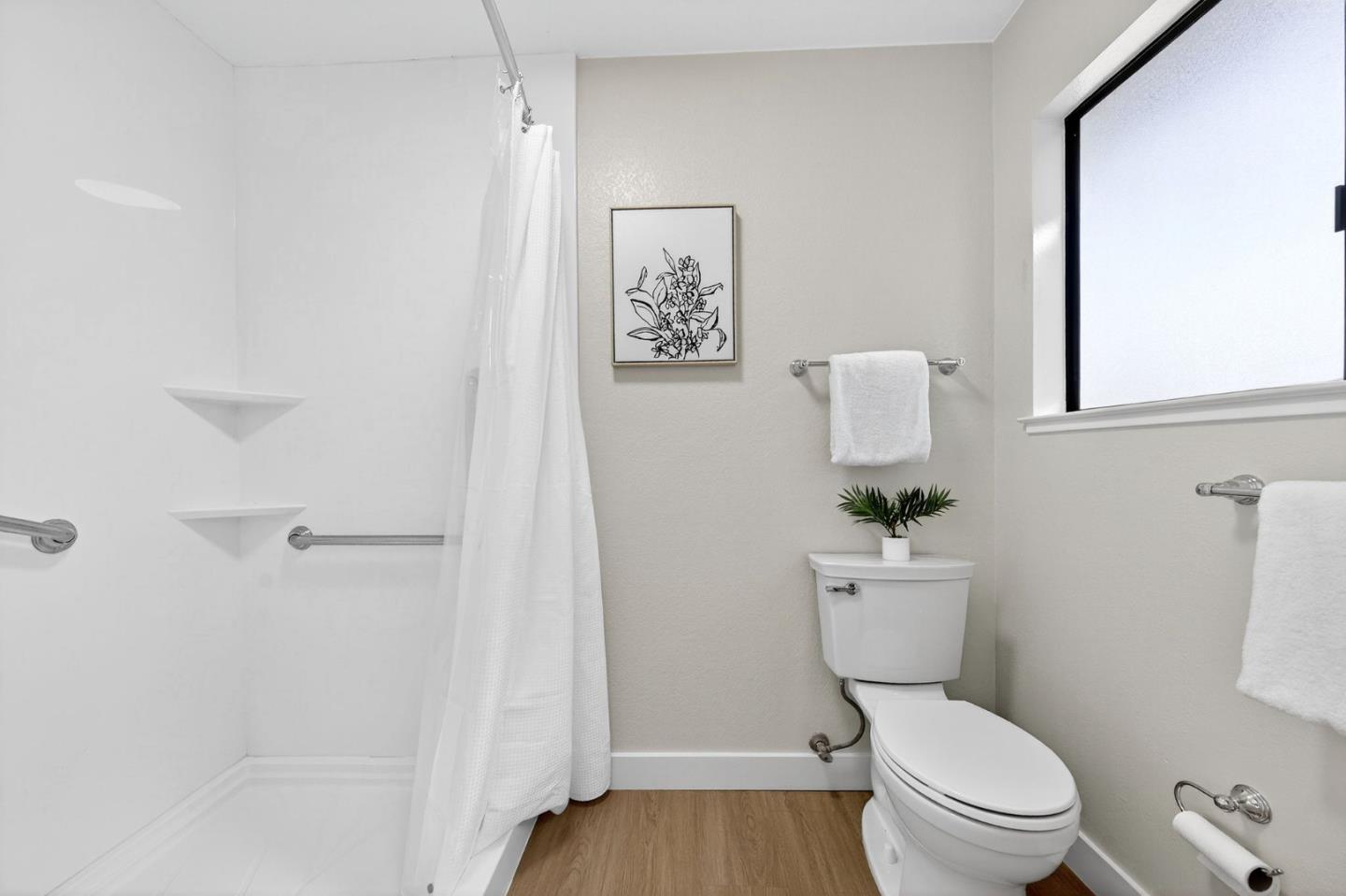 Detail Gallery Image 19 of 36 For 4315 Montmorency Ct, San Jose,  CA 95118 - 4 Beds | 2/1 Baths