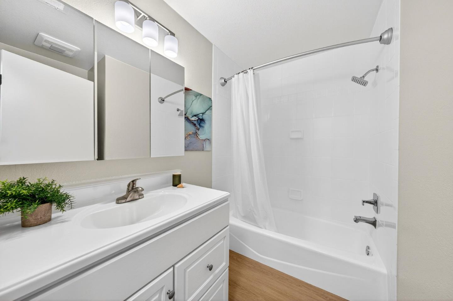 Detail Gallery Image 22 of 36 For 4315 Montmorency Ct, San Jose,  CA 95118 - 4 Beds | 2/1 Baths