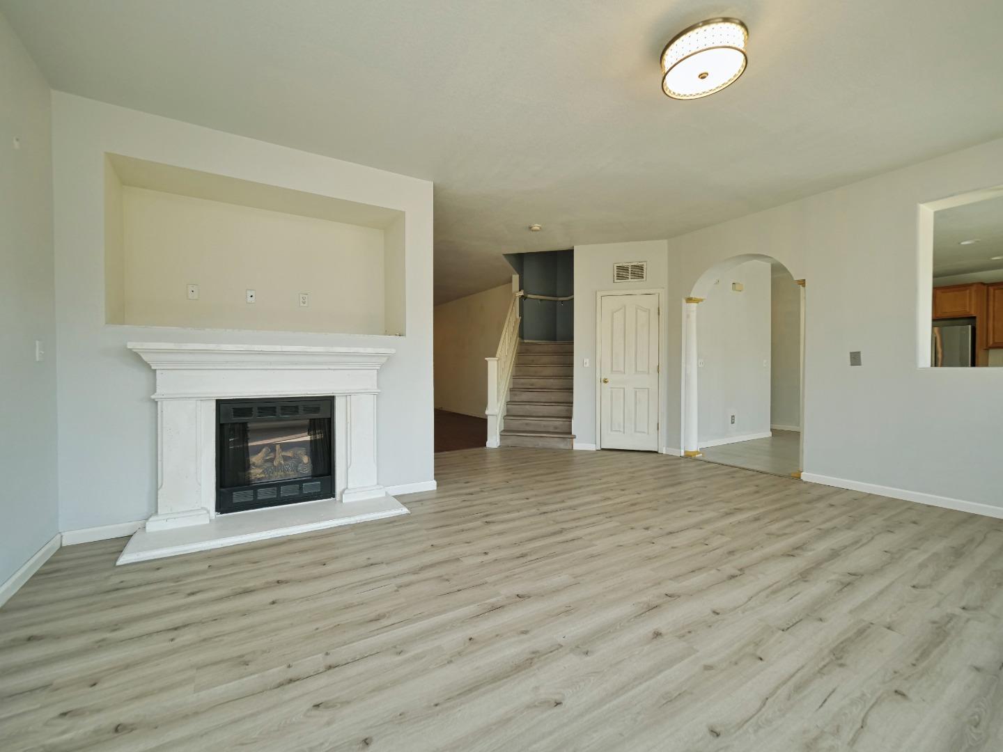 Detail Gallery Image 3 of 18 For 5813 Fred Russo Dr, Stockton,  CA 95212 - 4 Beds | 2/1 Baths