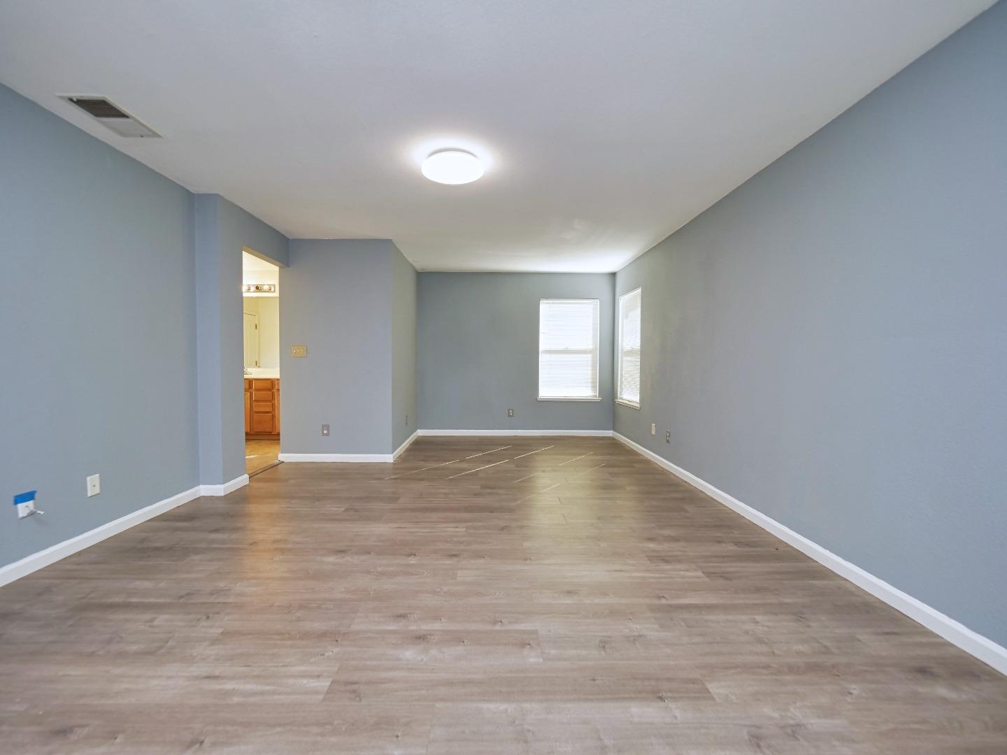 Detail Gallery Image 8 of 18 For 5813 Fred Russo Dr, Stockton,  CA 95212 - 4 Beds | 2/1 Baths