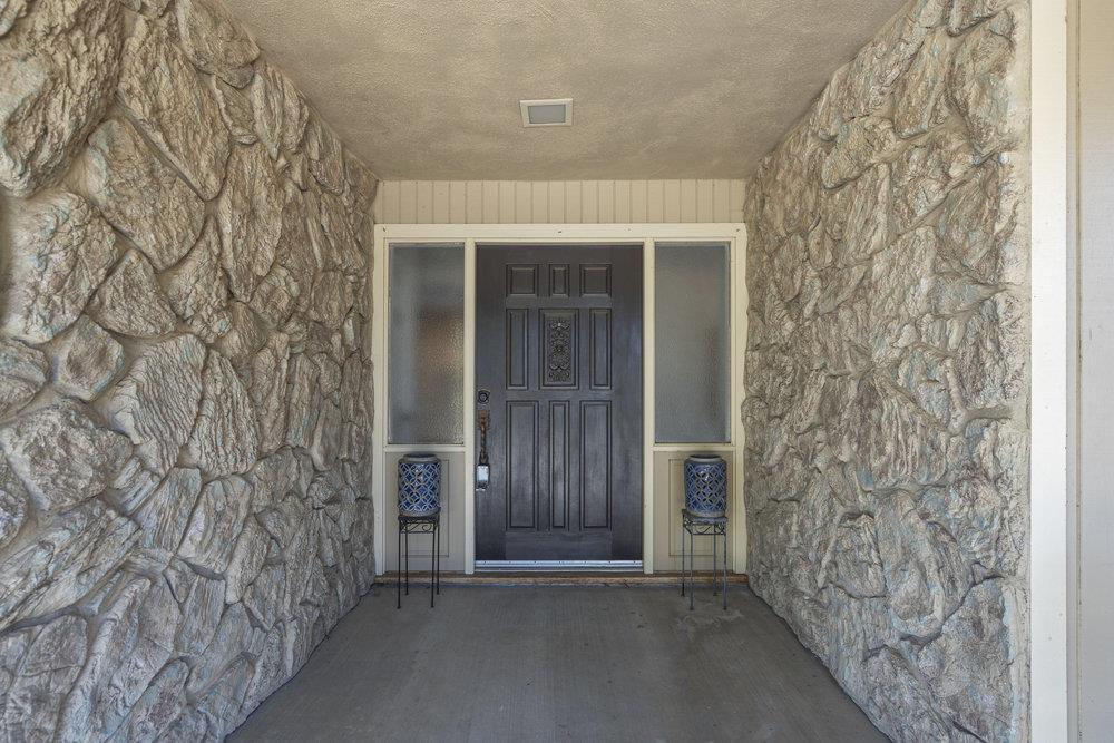 Detail Gallery Image 11 of 55 For 15 Carol Anns Ct, Hollister,  CA 95023 - 4 Beds | 2/1 Baths