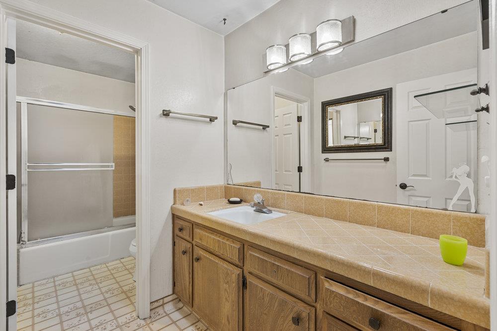Detail Gallery Image 26 of 55 For 15 Carol Anns Ct, Hollister,  CA 95023 - 4 Beds | 2/1 Baths
