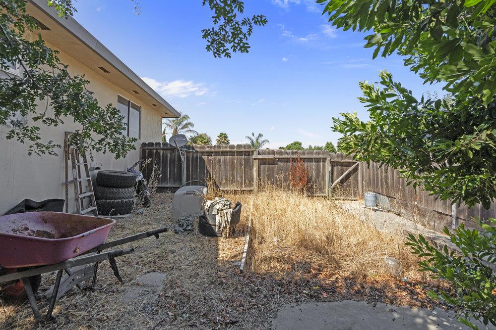 Detail Gallery Image 40 of 55 For 15 Carol Anns Ct, Hollister,  CA 95023 - 4 Beds | 2/1 Baths