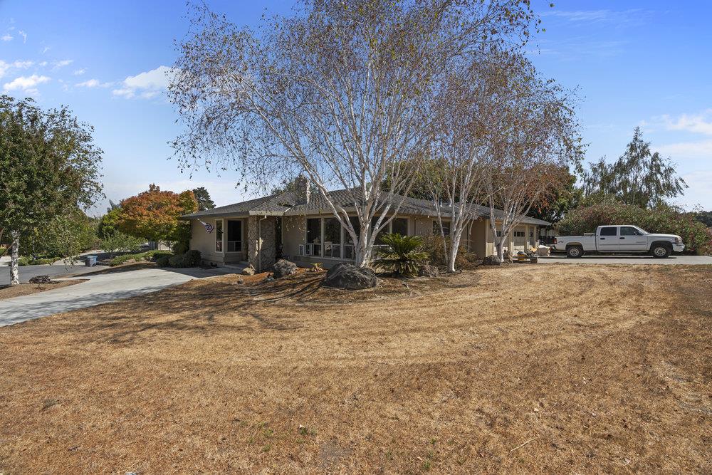 Detail Gallery Image 7 of 55 For 15 Carol Anns Ct, Hollister,  CA 95023 - 4 Beds | 2/1 Baths