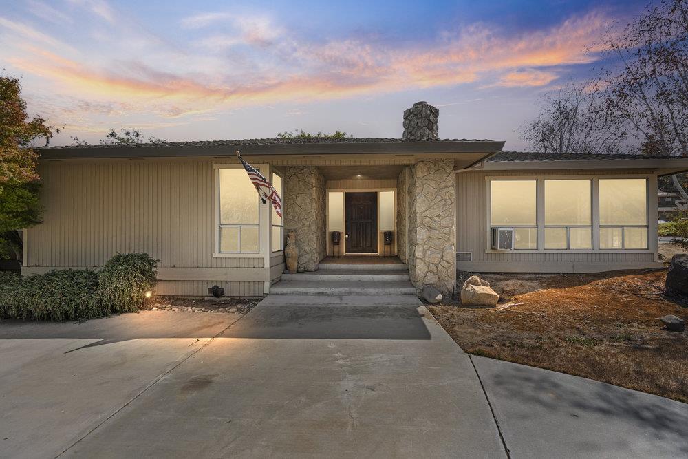 Detail Gallery Image 9 of 55 For 15 Carol Anns Ct, Hollister,  CA 95023 - 4 Beds | 2/1 Baths
