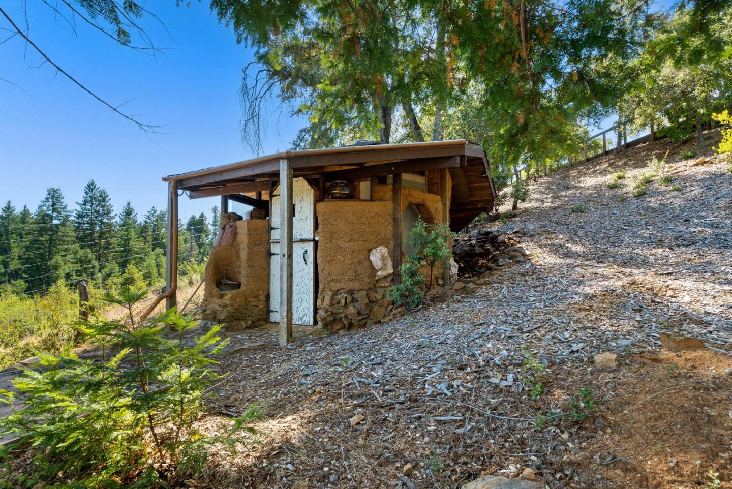Detail Gallery Image 115 of 136 For 7919 Empire Grade, Santa Cruz,  CA 95060 - 7 Beds | 6/2 Baths