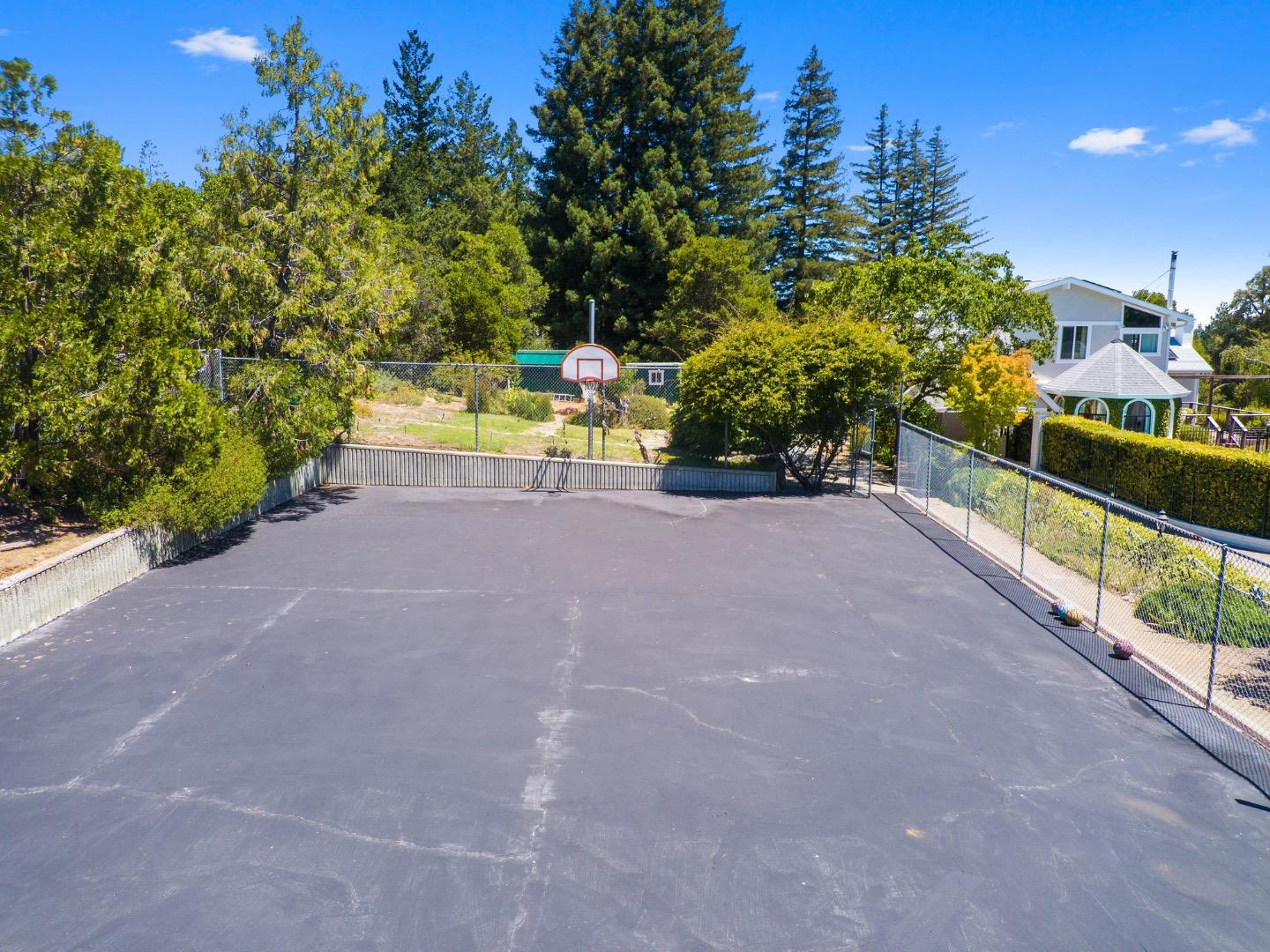 Detail Gallery Image 123 of 136 For 7919 Empire Grade, Santa Cruz,  CA 95060 - 7 Beds | 6/2 Baths