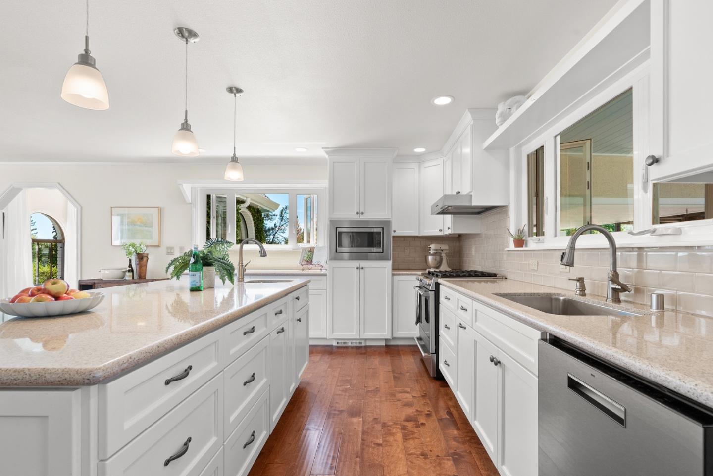 Detail Gallery Image 16 of 136 For 7919 Empire Grade, Santa Cruz,  CA 95060 - 7 Beds | 6/2 Baths