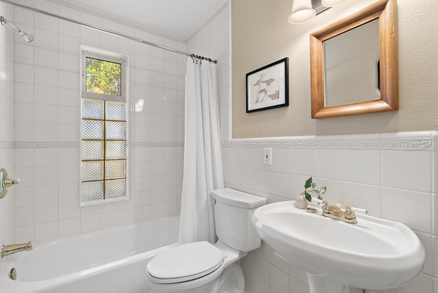 Detail Gallery Image 25 of 136 For 7919 Empire Grade, Santa Cruz,  CA 95060 - 7 Beds | 6/2 Baths