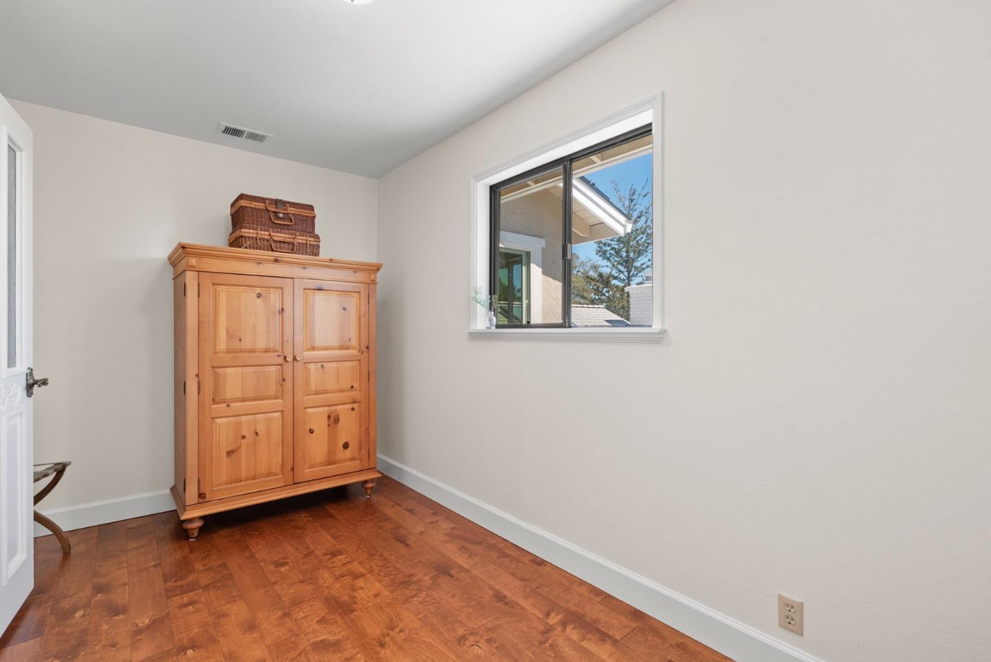 Detail Gallery Image 35 of 136 For 7919 Empire Grade, Santa Cruz,  CA 95060 - 7 Beds | 6/2 Baths