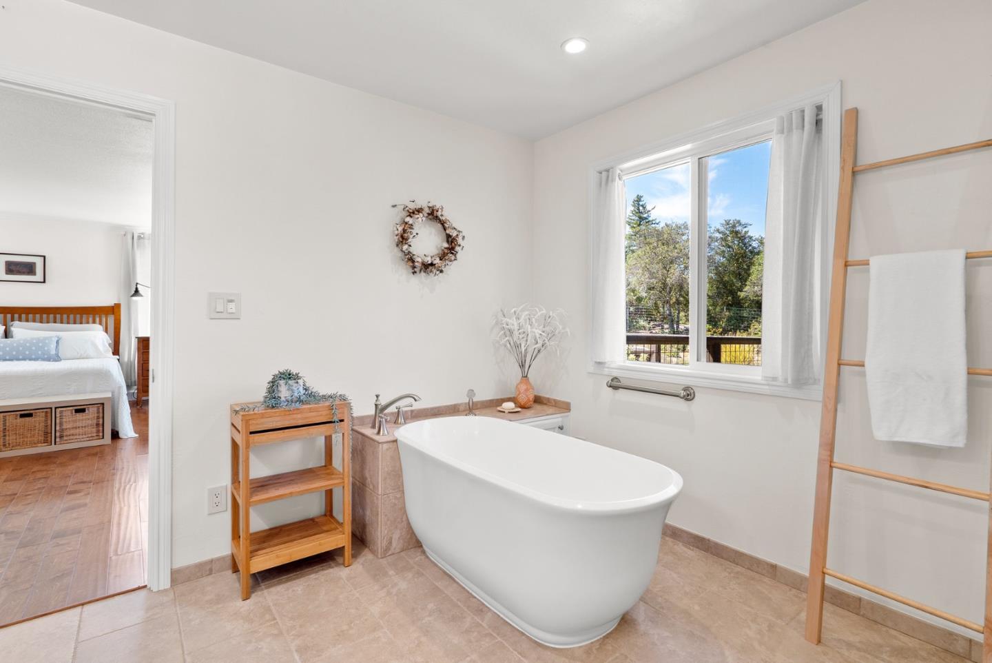 Detail Gallery Image 48 of 136 For 7919 Empire Grade, Santa Cruz,  CA 95060 - 7 Beds | 6/2 Baths