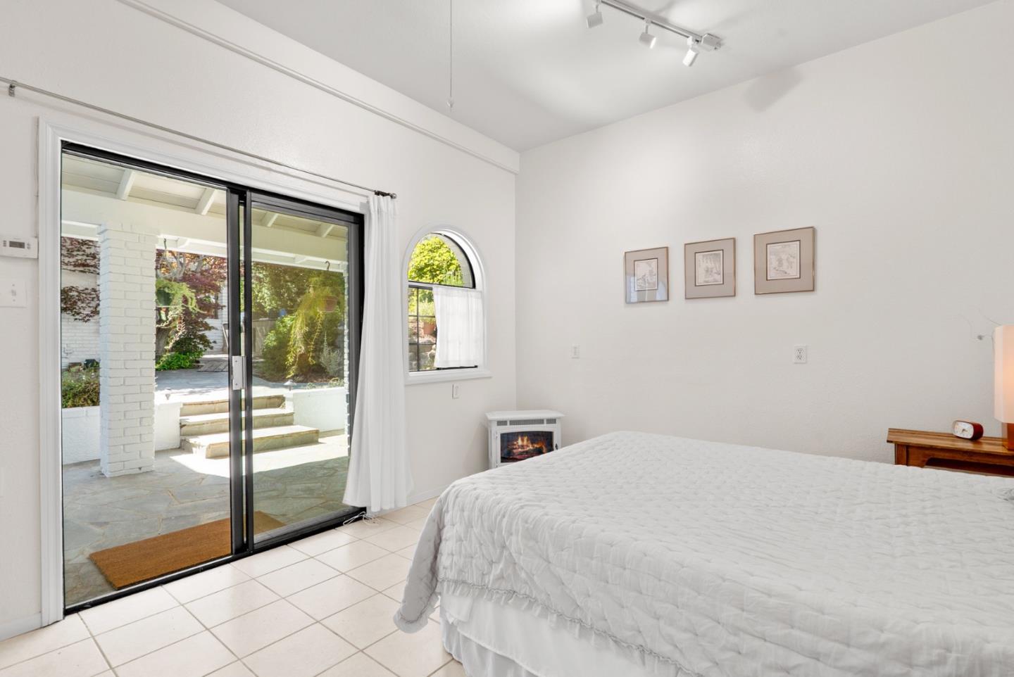 Detail Gallery Image 84 of 136 For 7919 Empire Grade, Santa Cruz,  CA 95060 - 7 Beds | 6/2 Baths
