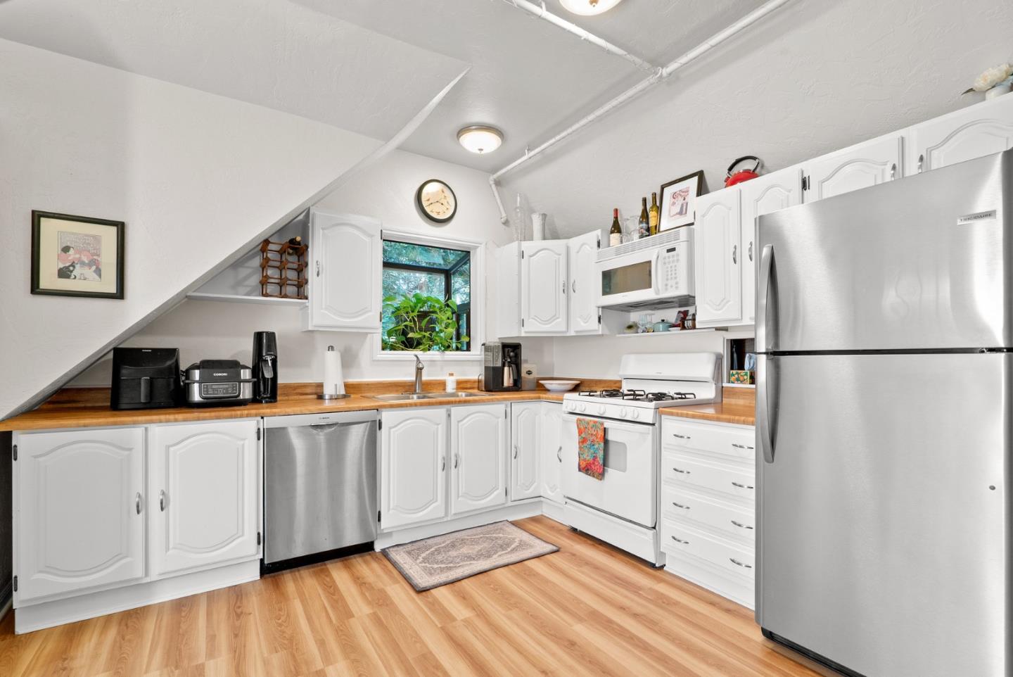 Detail Gallery Image 96 of 136 For 7919 Empire Grade, Santa Cruz,  CA 95060 - 7 Beds | 6/2 Baths