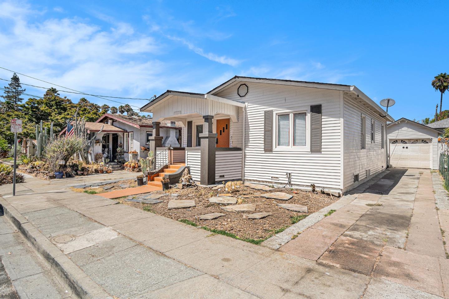 Detail Gallery Image 3 of 17 For 513 Arch St, Martinez,  CA 94553 - 2 Beds | 1 Baths