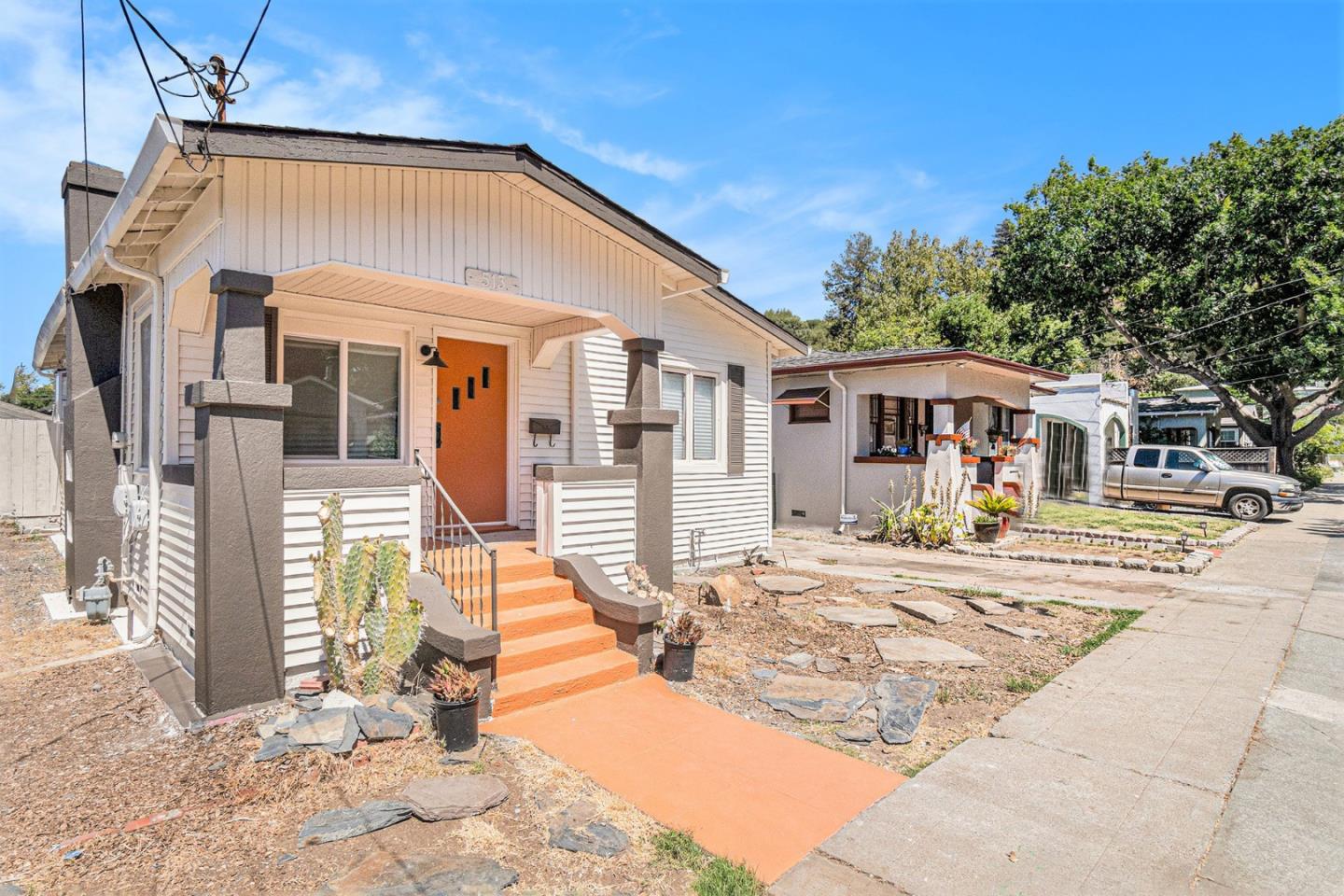 Detail Gallery Image 4 of 17 For 513 Arch St, Martinez,  CA 94553 - 2 Beds | 1 Baths