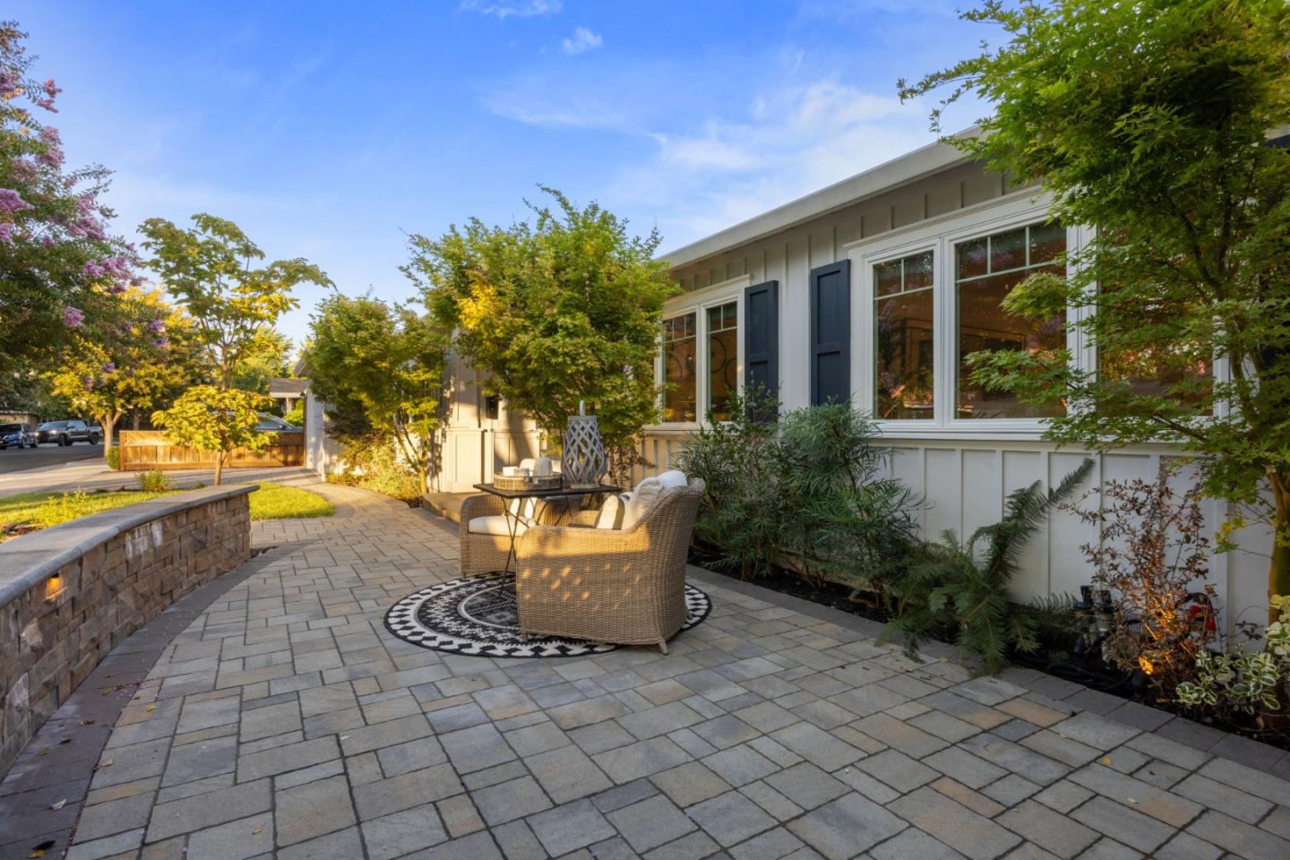 Detail Gallery Image 5 of 79 For 1052 Lovoi Way, San Jose,  CA 95125 - 4 Beds | 3 Baths